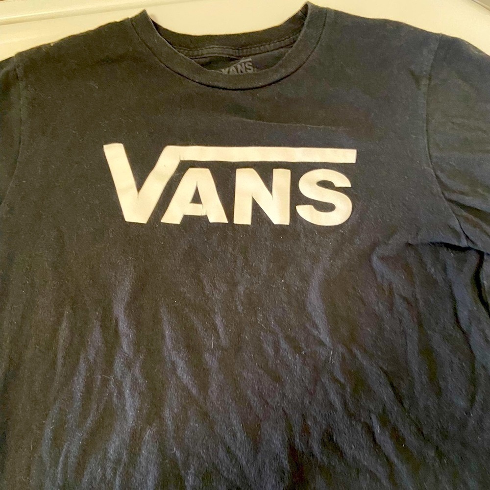 Vans boys size 6 grey t-shirt w VANS on front